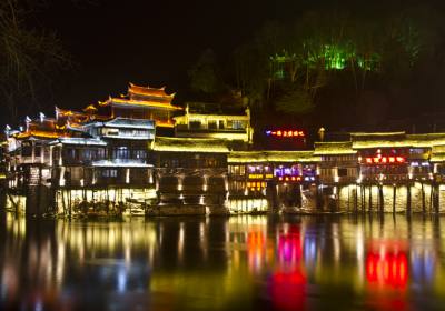 夜游鳳凰古城，感受別樣的古城美